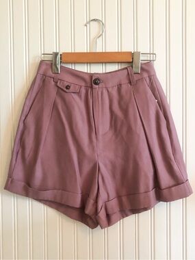 Simons Pleated High-Waist Shorts